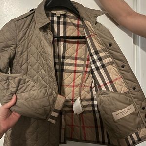 Women’s Burberry Quilted Coat -XS